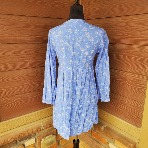 Old Navy Periwinkle Blue Pintuck Swing Tunic Long Sleeve Floral Mini Dress NWOT - Picture 3 of 16
